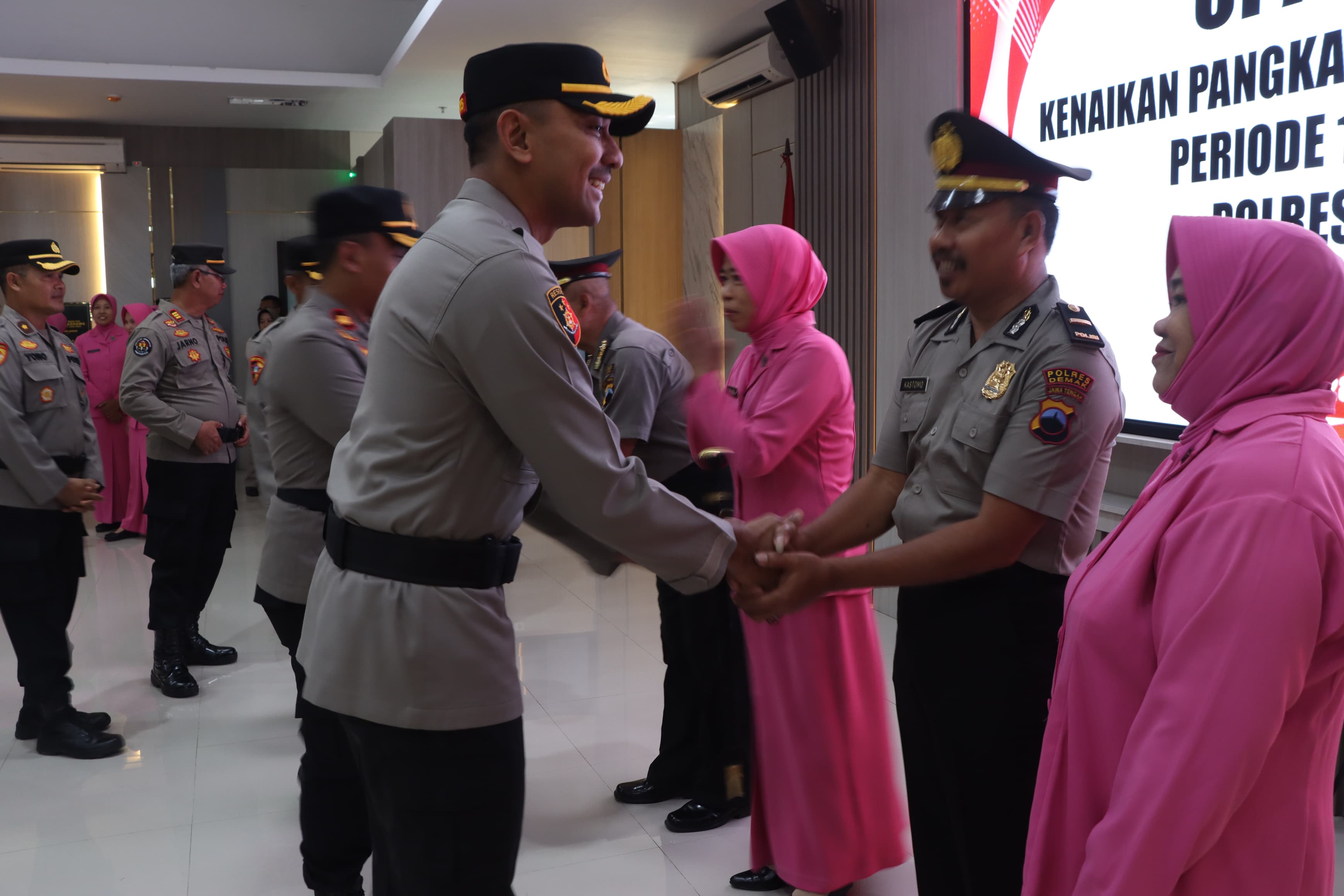 Polres Demak Gelar Upacara Kenaikan Pangkat Pengabdian 