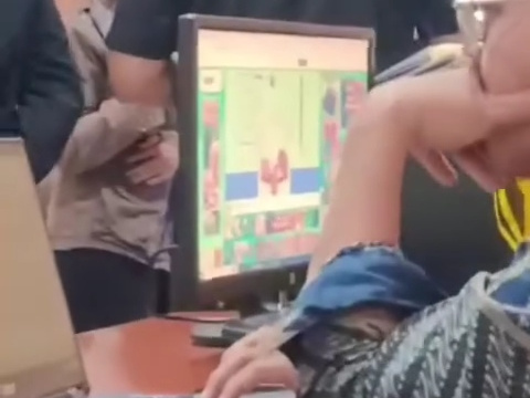 Viral Petugas Dukcapil Semarang Buka Game, Ini Penjelasan Resminya