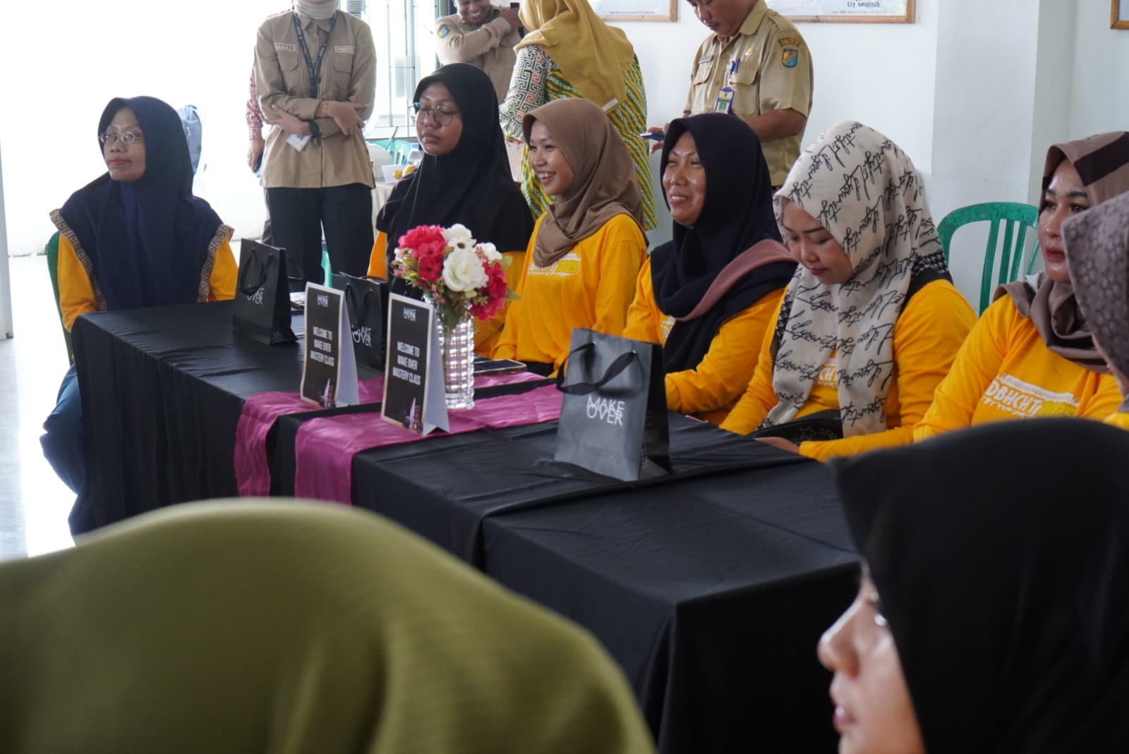 Make Up Artist Jadi Senjata Baru Gen Z Pekalongan Hadapi Pengangguran