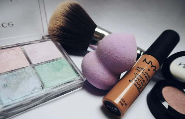 Inilah 6 tips menjaga make up tahan lama seharian, Dijamin Antiluntur!