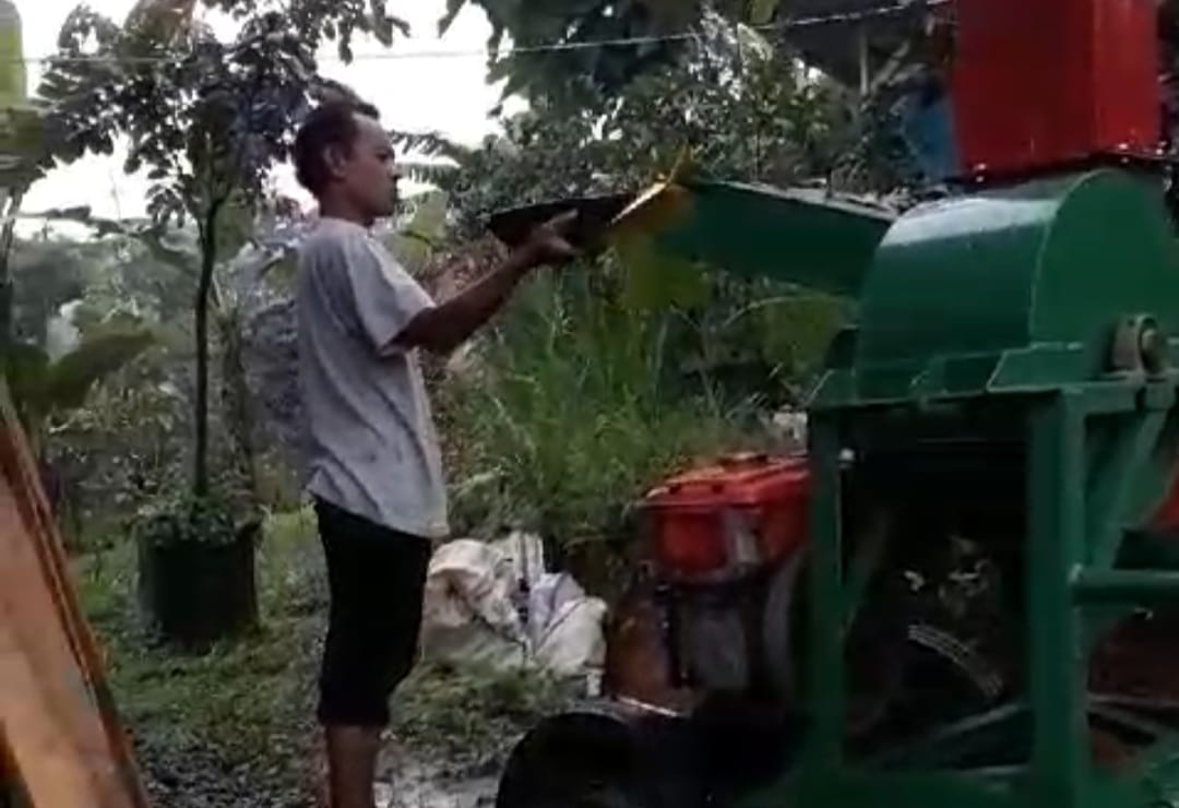 Inspiratif! Mantan Narapidana Nusakambangan dan Batang Ciptakan Mesin Pencacah Rumput 