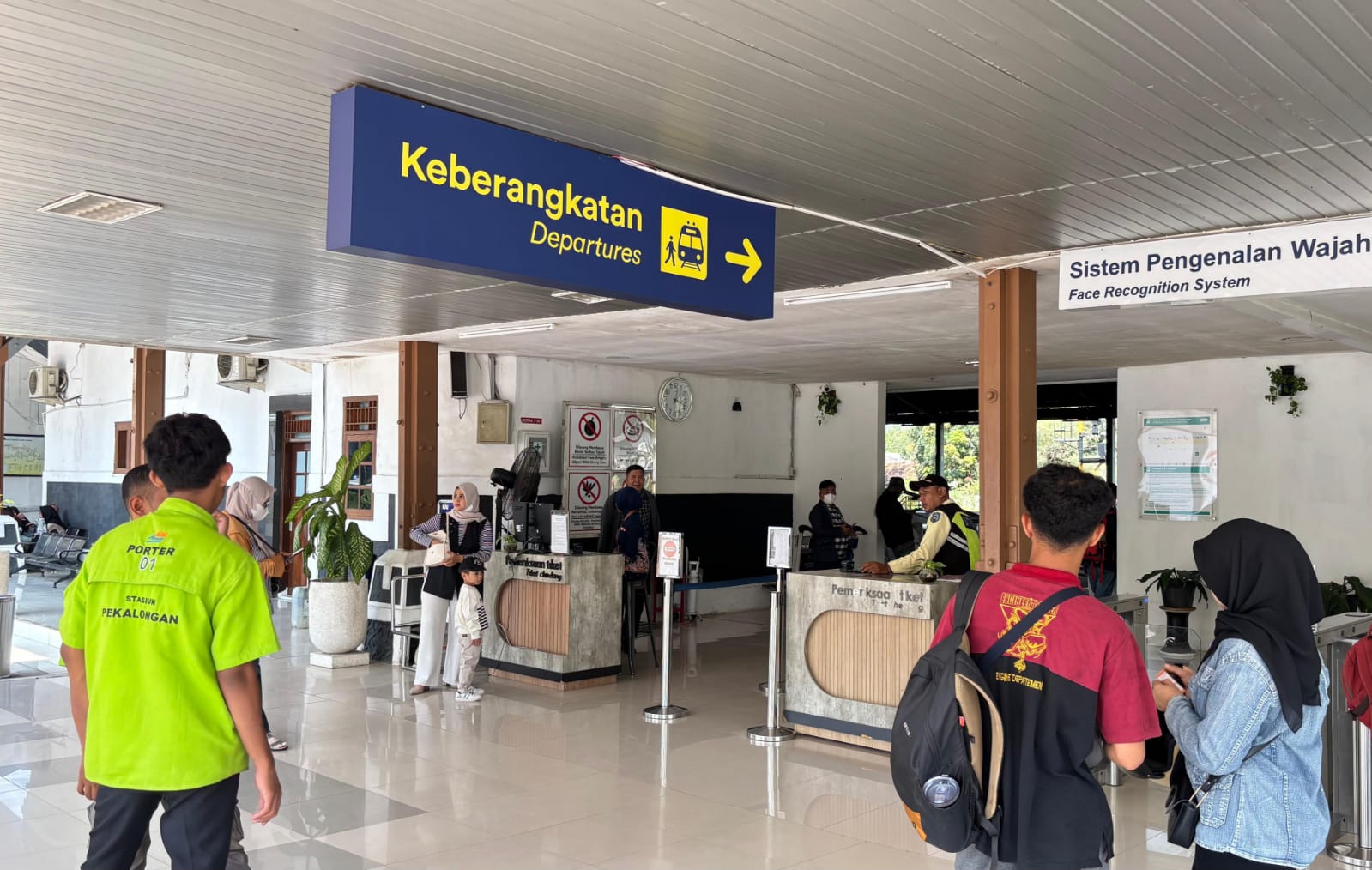 Libur Tahun Baru Islam, 17 Ribu Penumpang Padati Stasiun Pekalongan
