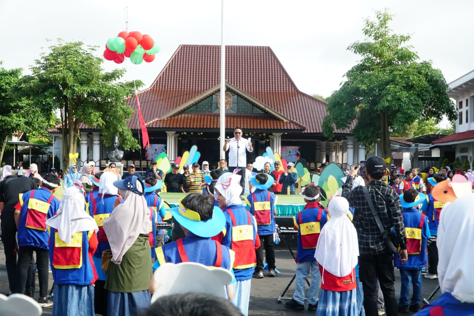 Peka Kondisi Sosial, Plt Bupati Pati Kagumi Kepedulian Ustadz dan Ustadzah 