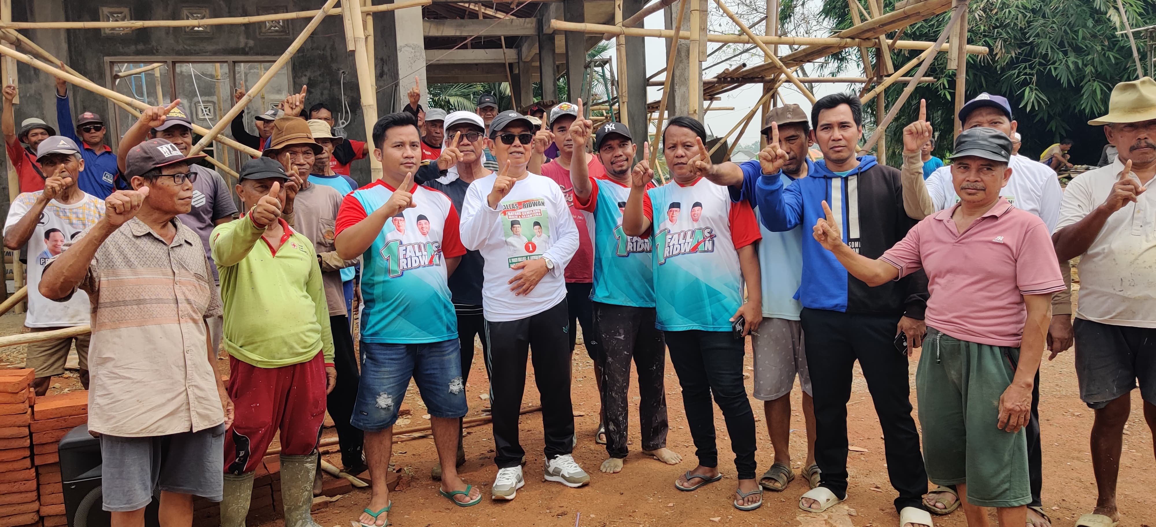 Gowes ke Desa Pesaren, Cabup Batang Fauzi Fallas Bantu Pembangunan Masjid dan Bahas Fasilitas Publik