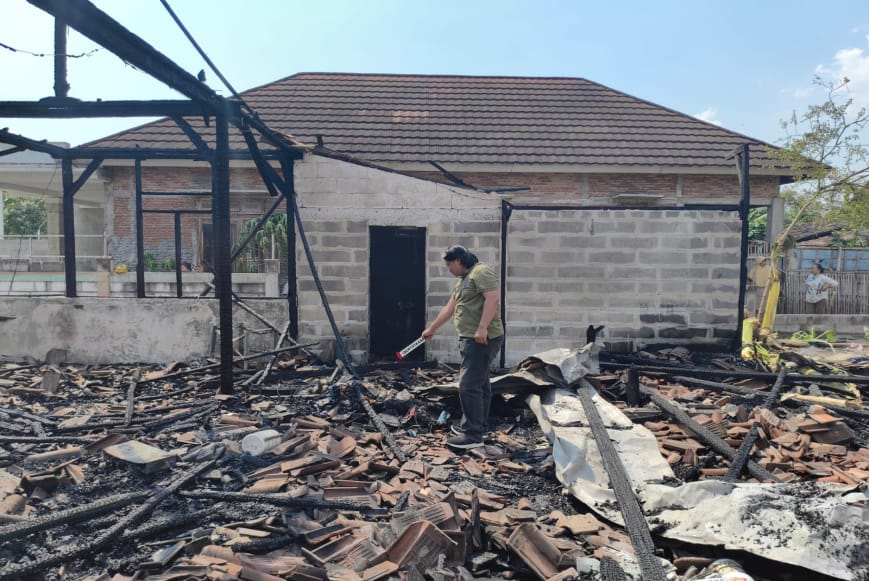 Api Lahap Rumah hingga Sepeda Motor di Pulorejo, Kerugian Ditaksir Capai Rp 60 Juta