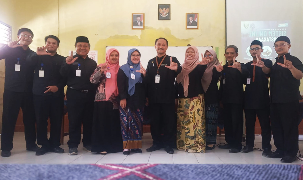 ‎SMP Muhammadiyah 3 Kota Tegal Kembangkan Sistem Perpustakaan Online ‎