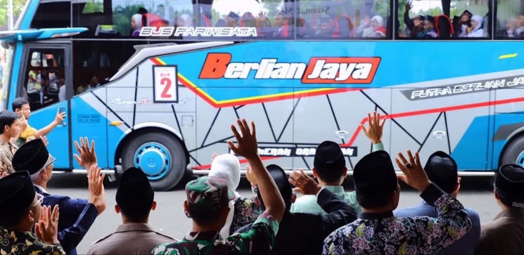Lepas Keberangkatan Ratusan Calon Haji, Bupati Kudus Selipkan Pesan Mengejutkan