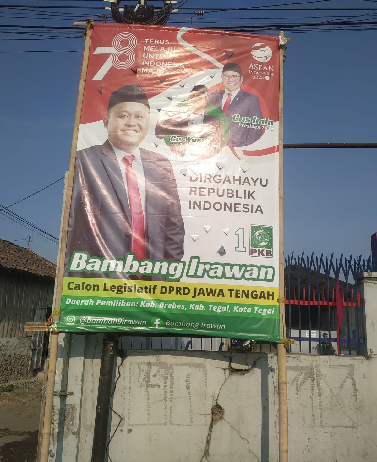  Bacaleg Nekat Pasang Baliho di Kawasan Pabrik Teh Kabupaten Tegal Terpaksa Diberedel 