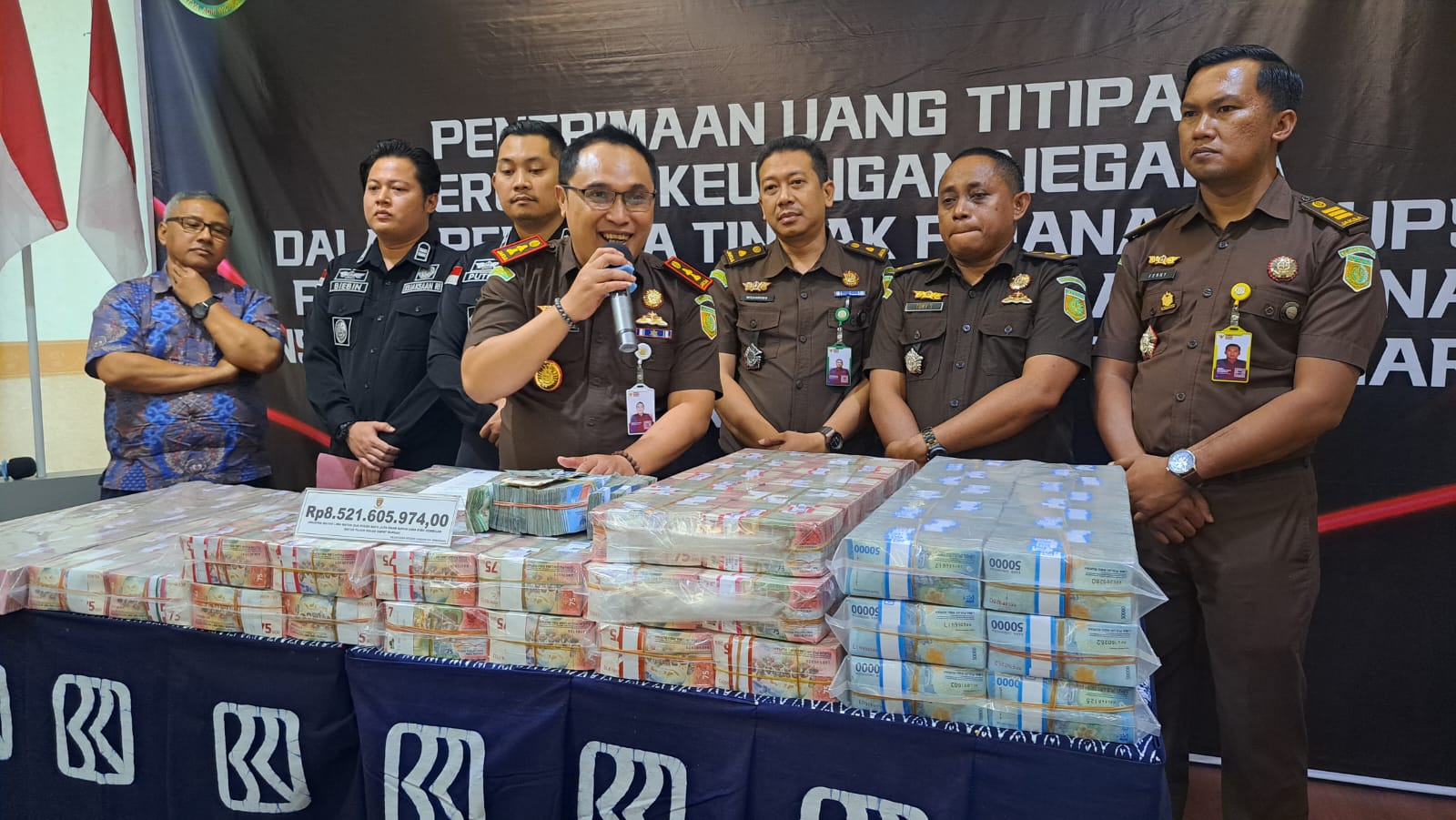 Di Kasus Korupsi PDAM, Kajari Kabupaten Semarang Terima Titipan Uang Kerugian Negara Hingga Rp8,5 Milliar