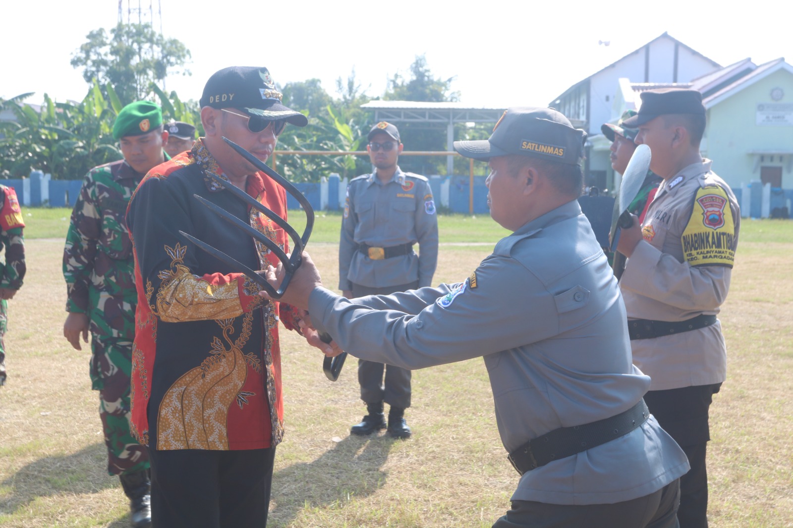 TMMD Sengkuyung Tahap I di Kota Tegal Teruskan Pembuatan Talut dan Pengerasan Jalan Mayor Bejo 