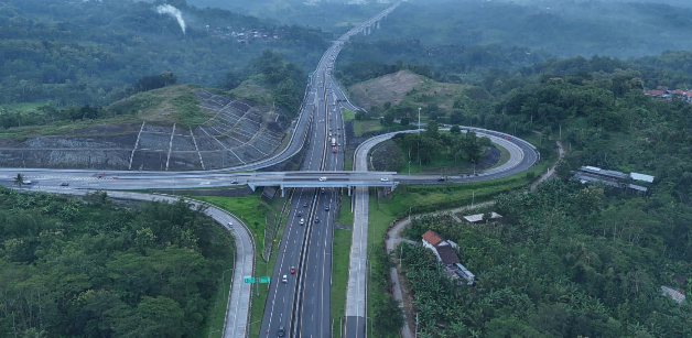 Diberlakukan One Way Lokal, Volume Lalin di GT Banyumanik Meningkat 70,7% pada Puncak Arus Mudik