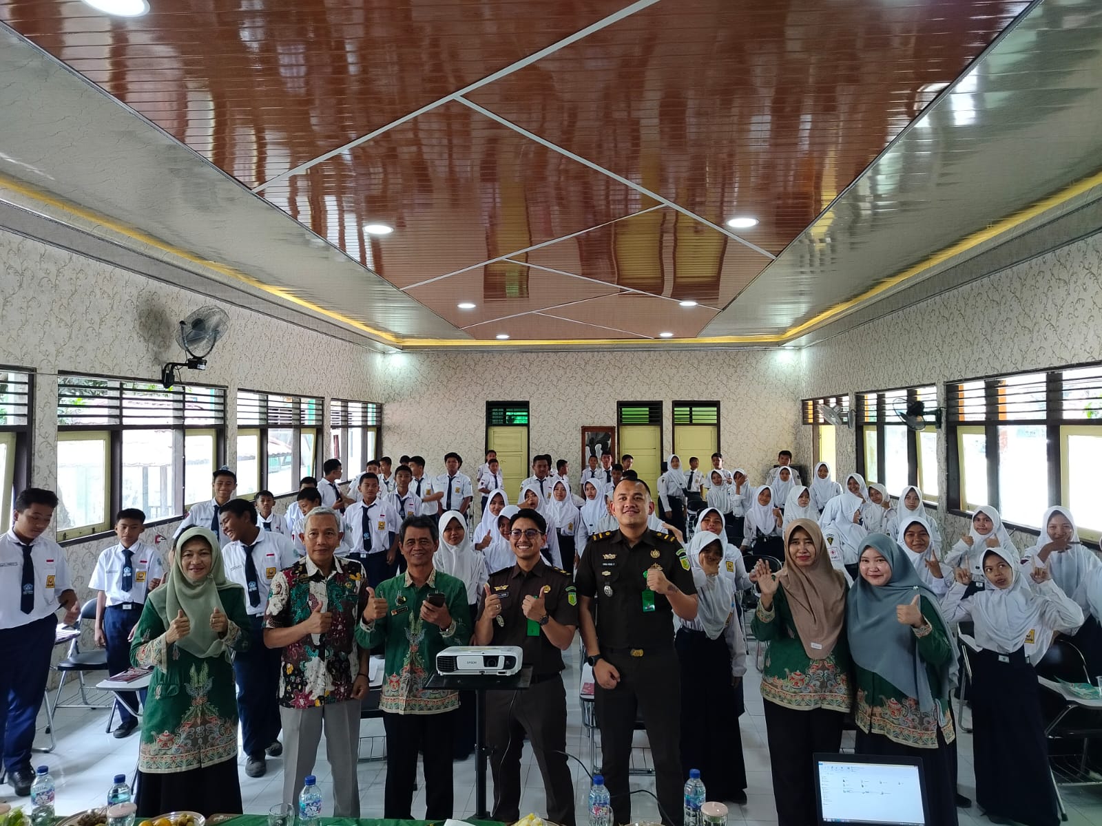 Program Jaksa Masuk Sekolah Datangi SMPN 3 Adiwerna Kabupaten Tegal  ‎