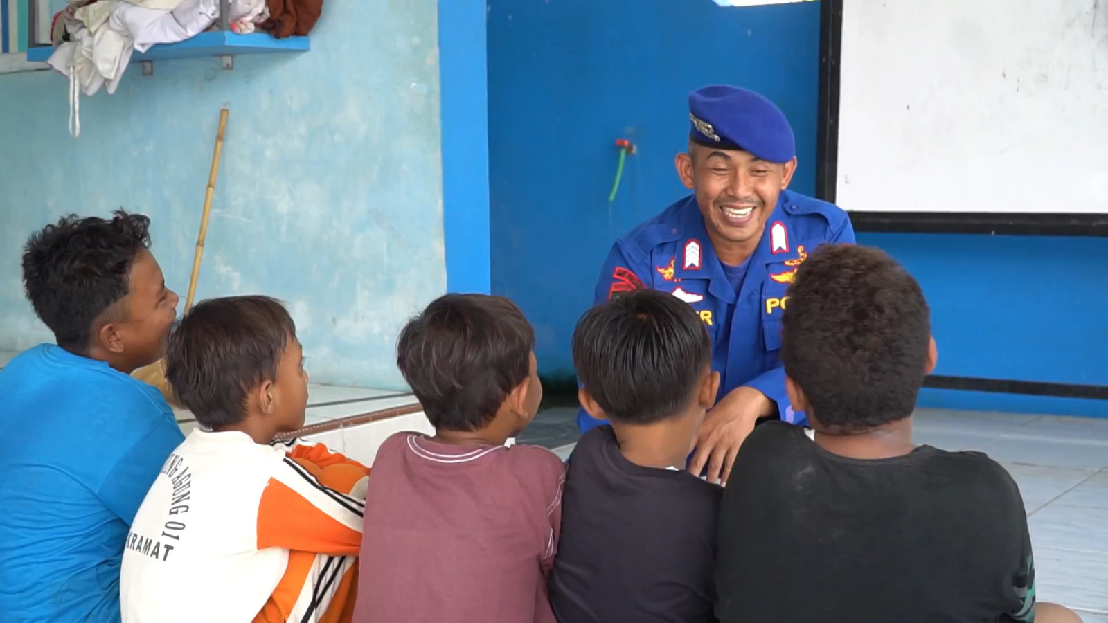 Berbagi Ilmu, Menanam Harapan untuk  Anak Pesisir