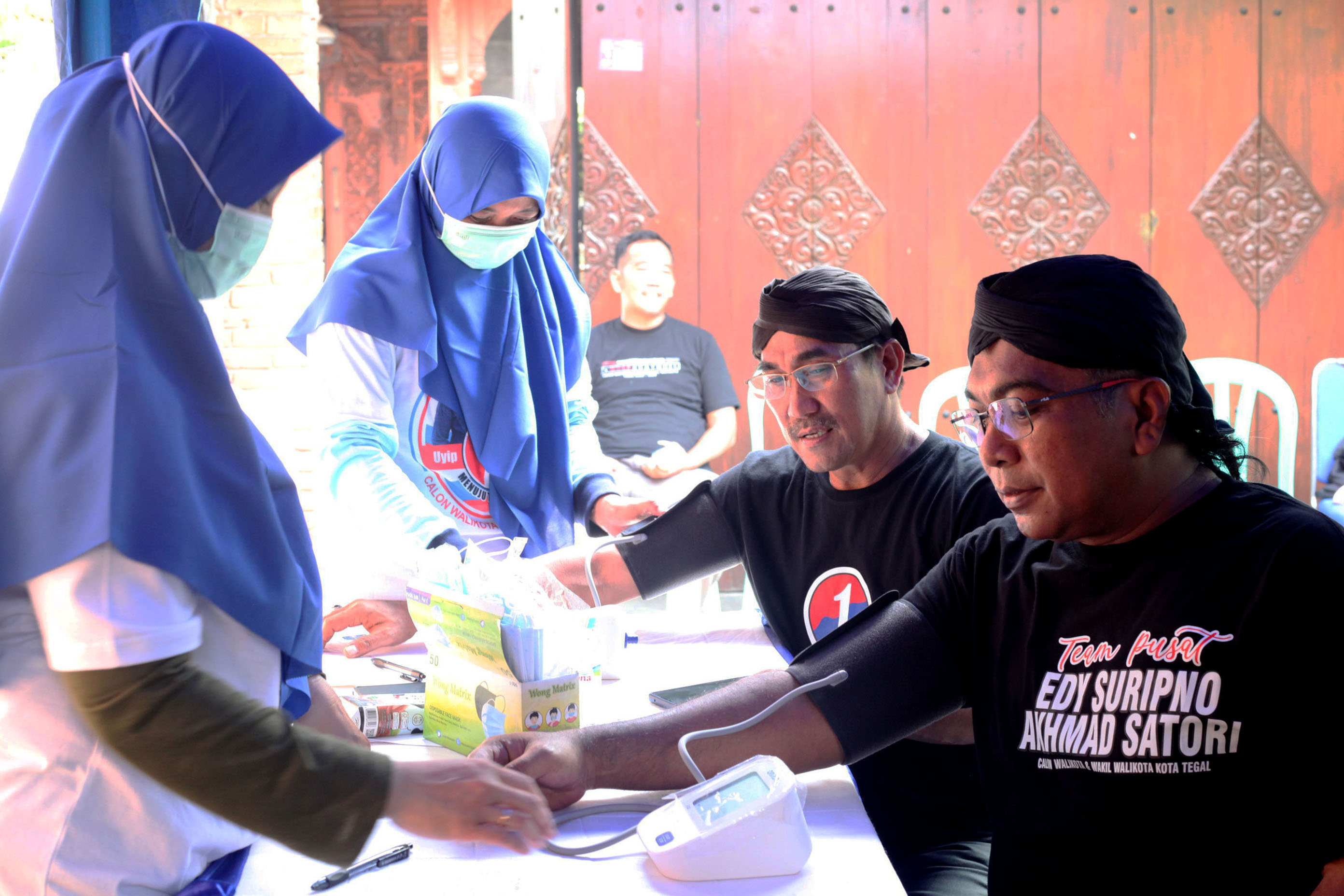 Paslon Wali Kota Tegal Uyip-Satori Gelar Pengobatan Gratis, Komitmen Permudah Layanan Kesehatan