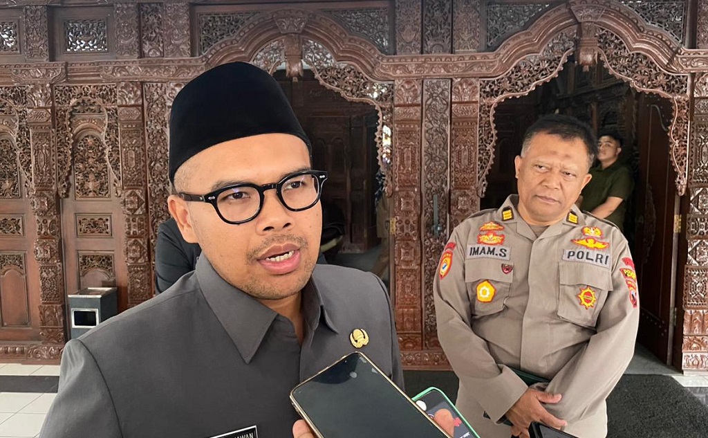 Bupati Batang Faiz Minta Seragam Gratis Siswa Baru Libatkan Penjahit Lokal