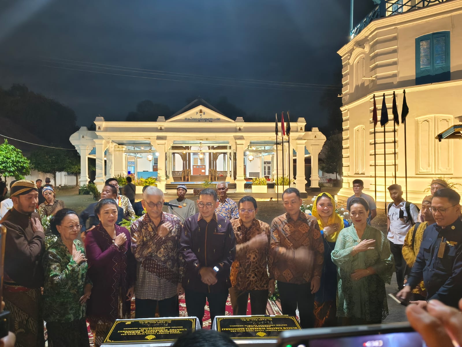 Menbud Fadli Zon Resmikan Panggung Sanggabuwono dan Museum Keraton Solo Usai Revitalisasi