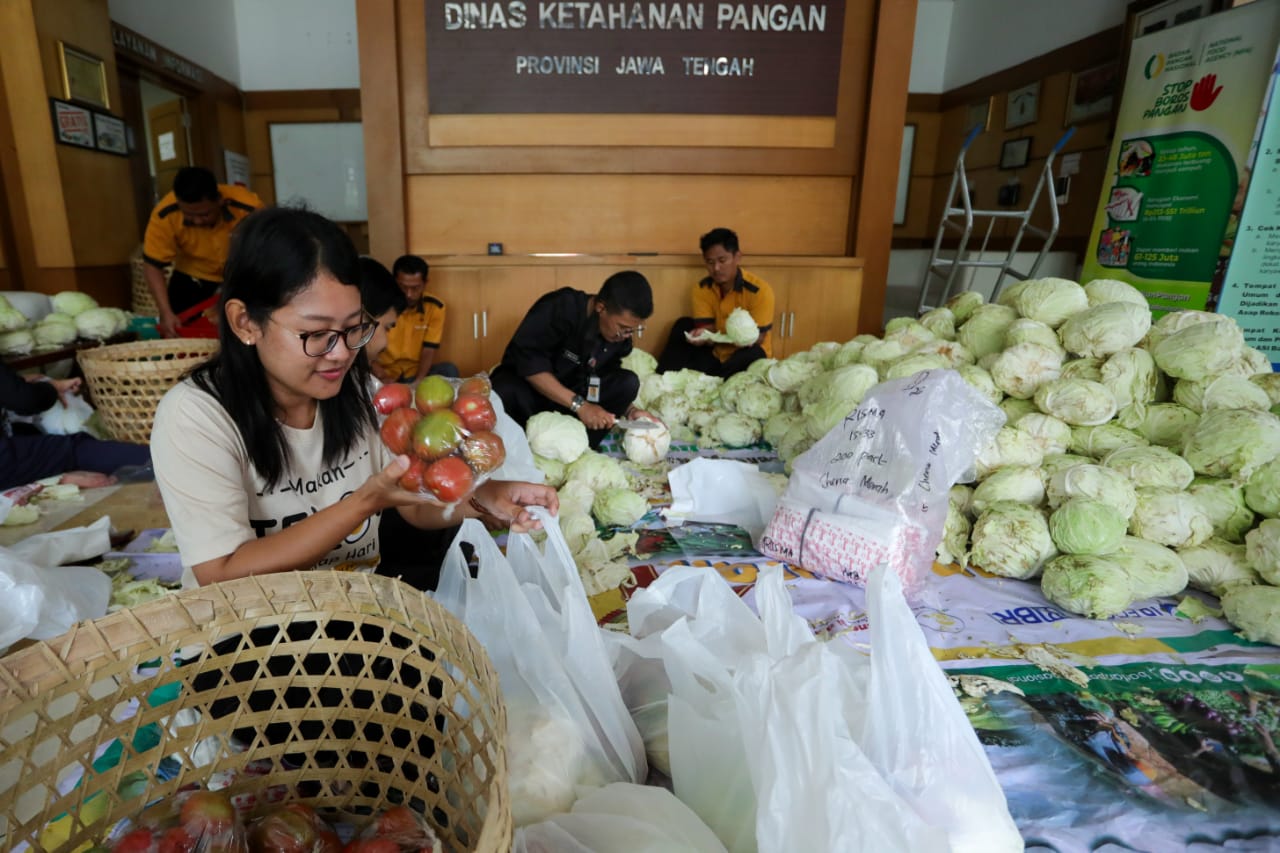 Bantu Petani, ASN Jateng Borong Hasil Pertanian 