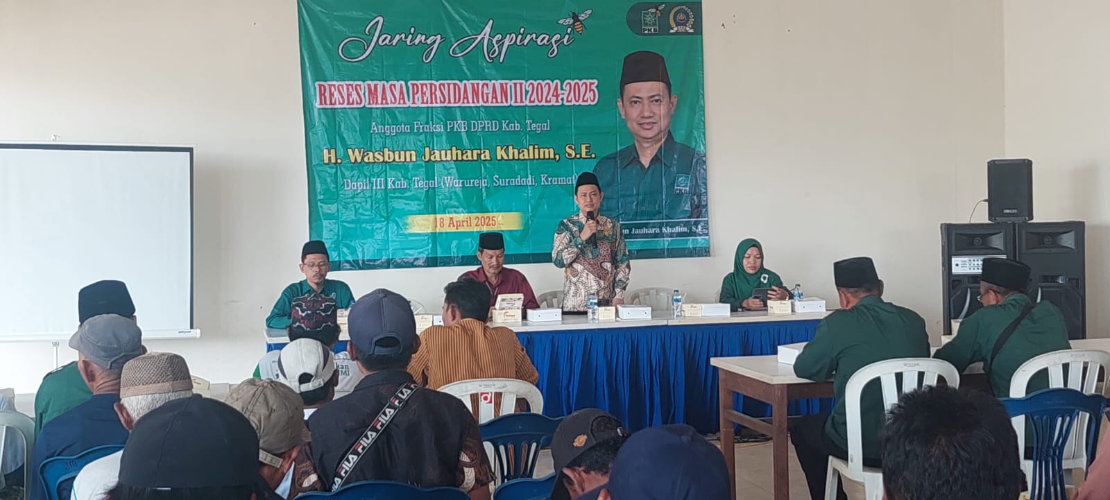 Jalan di Kecamatan Warureja Kabupaten Tegal Dibeton, Warga Acungi Jempol Ketua DPRD