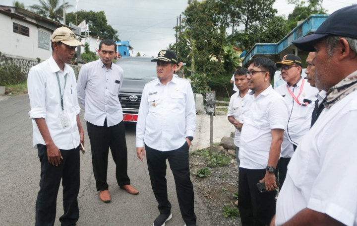 Bupati Pemalang Janji Perbaikan Jalan Rusak segera Dilaksanakan 