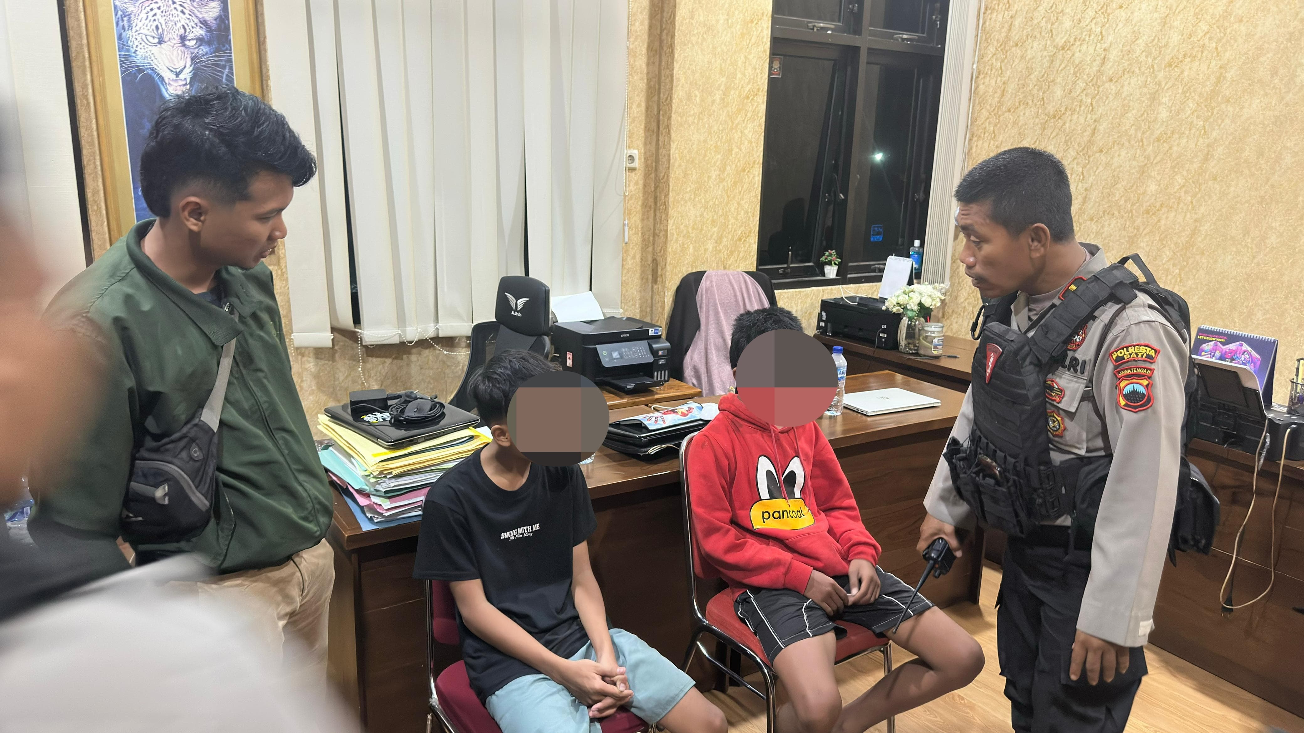 Aparat Polresta Pati Amankan Dua Remaja Terduga Gangster, Pelaku Sempat Dimassa Warga  