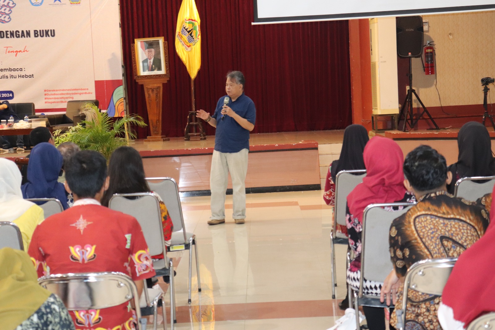Dr Yusqon, Pegiat Literasi Kota Tegal Menjadi Narasumber Gerakan Indonesia Membaca