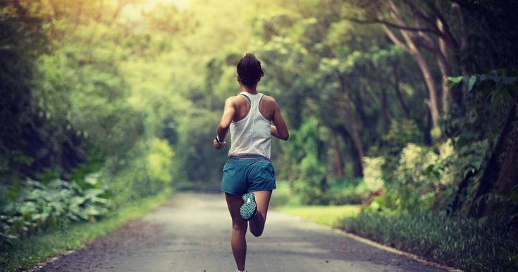 Apakah Jogging Sore Menyehatkan? Berikut 8 Manfaat Jogging Sore Bagi Kesehatan yang Wajib Diketahui