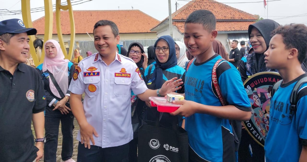 KKP Bagi 300 Paket Makanan Bergizi Gratis Berbasis Ikan di Pekalongan, Ini Menunya