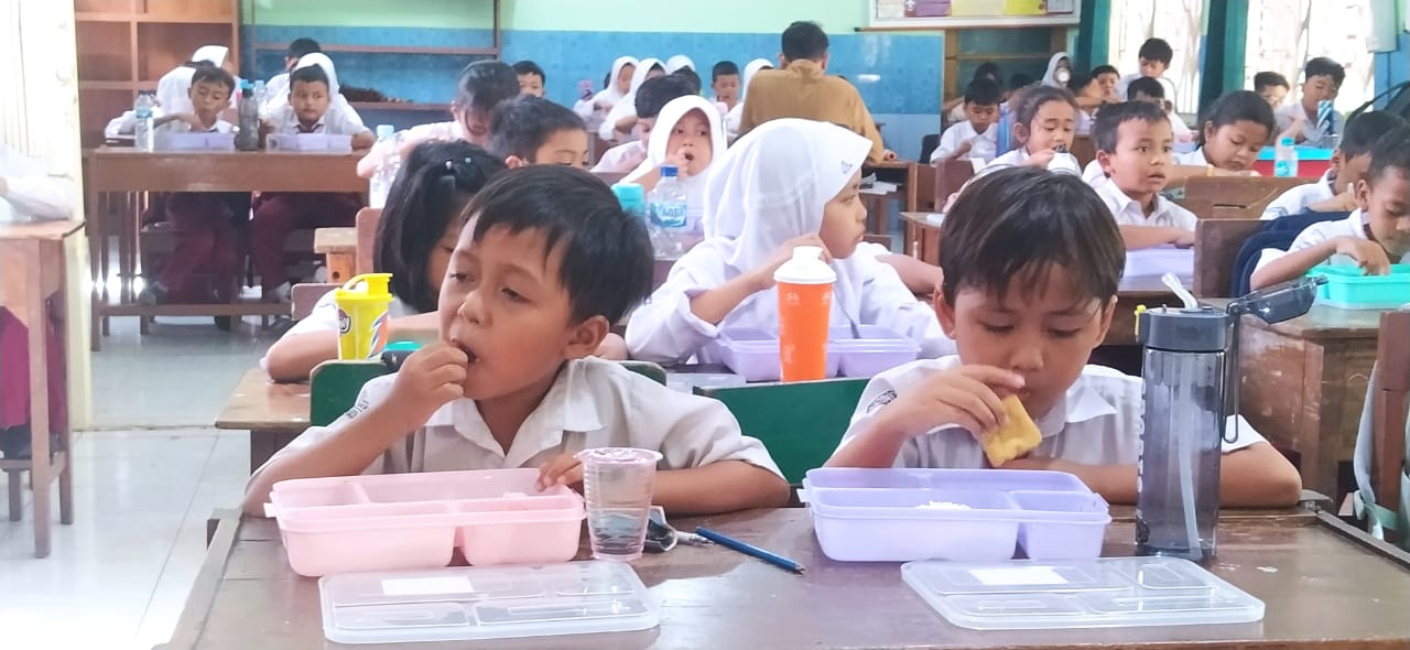 Empat Sekolah di Kudus Uji Coba Makanan Bergizi Gratis, Wantimpres Ungkap Temuan Mengejutkan