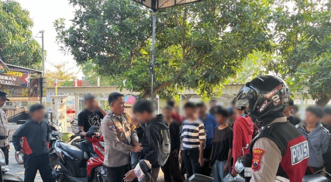 Cegah Tawuran, Polres Tegal Razia Senjata Tajam Para Pemuda 