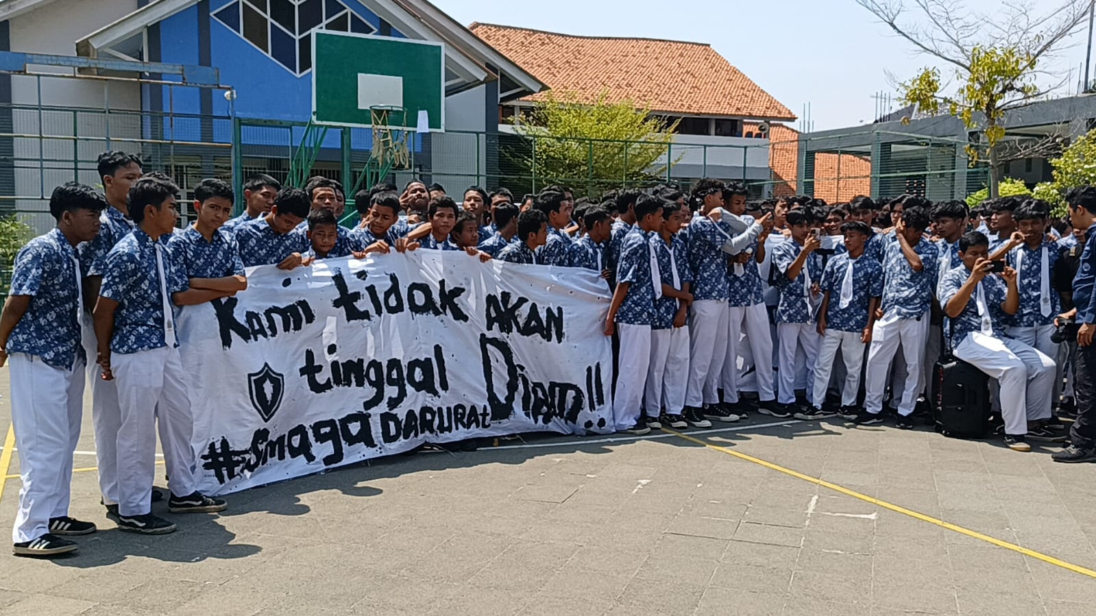 Geger Pelecehan Verbal Oknum Guru BK, Ratusan Siswa  Kota Pekalongan Unjuk Rasa di Lapangan Sekolah