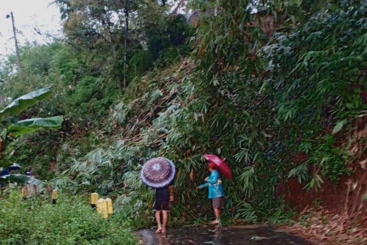 Sempat Menutup Akses Jalan, Longsoran Dapuran Bambu Ancam Sejumlah Rumah di Purworejo