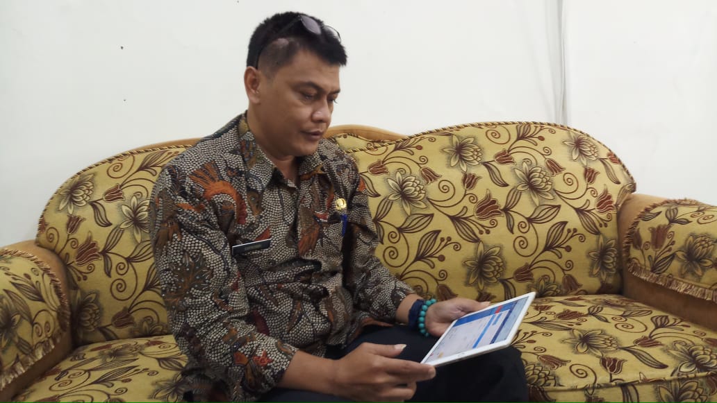 Satpol PP Kabupaten Tegal Ingatkan Warga untuk Pasang Bendera Merah Putih