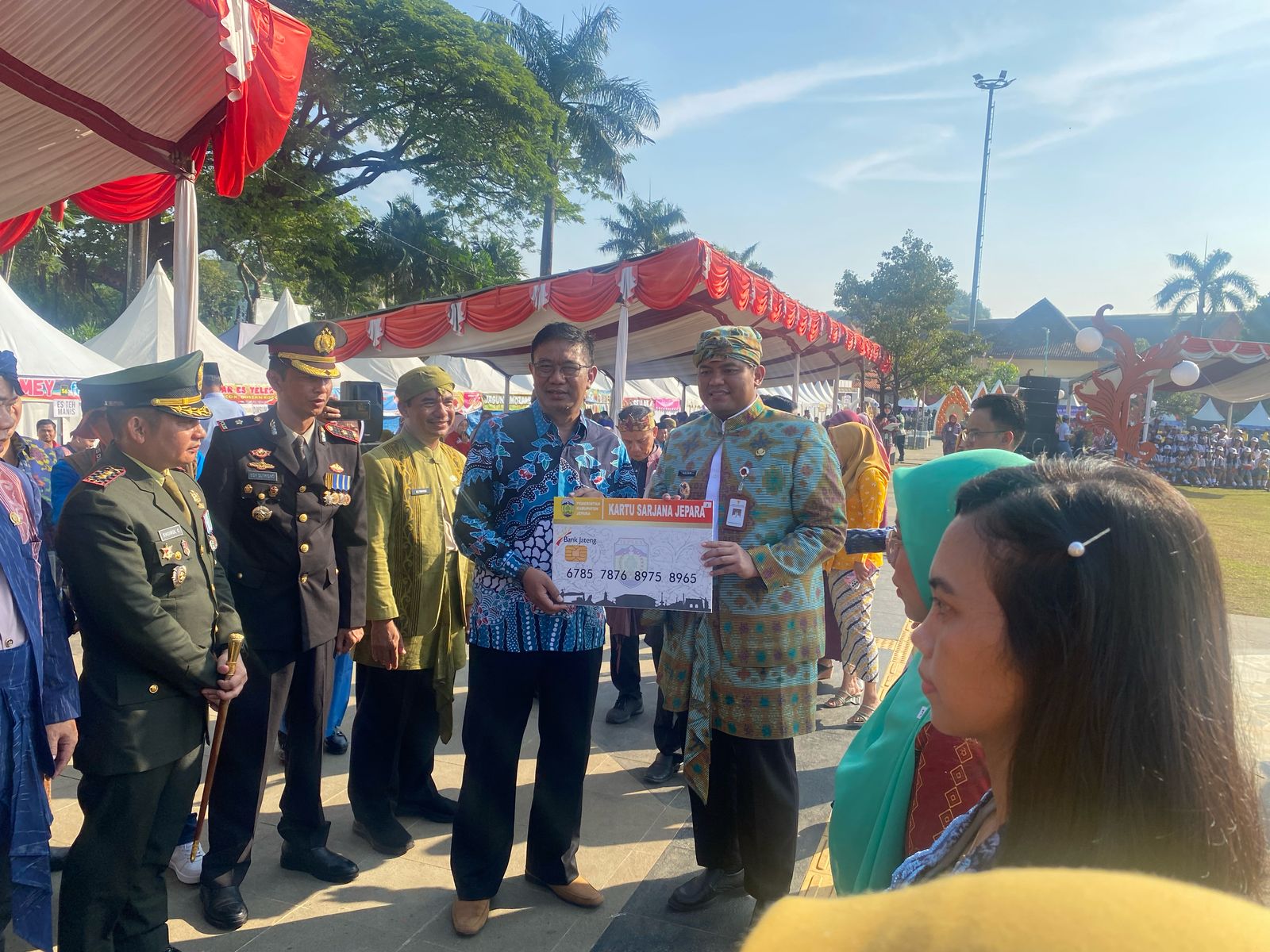 Peringatan Hardiknas 2025, Pemkab Jepara Obral Beasiswa ke Pelajar Berprestasi
