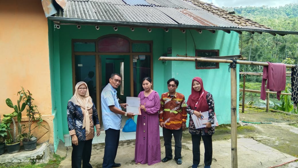 Delapan Rumah Diterjang Angin Kencang di Desa Begawat Kabupaten Tegal 