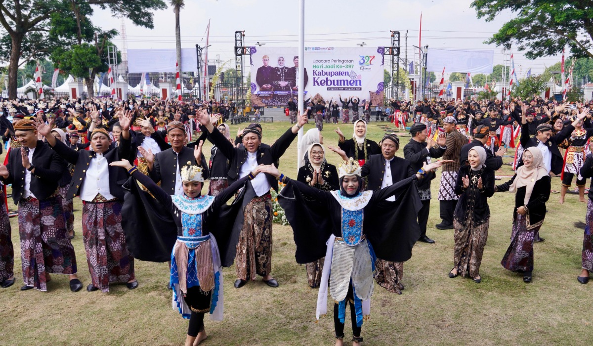 Meriah! 397 Pelajar Tampilkan Cepetan, Lawet dan Ebeg di Hari Jadi Kebumen
