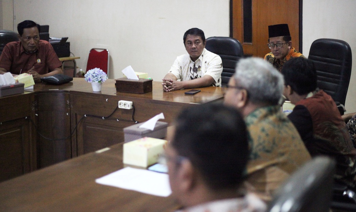 Rapat Pemilihan Ketua Pansus Minol DPRD Kota Tegal Deadlock