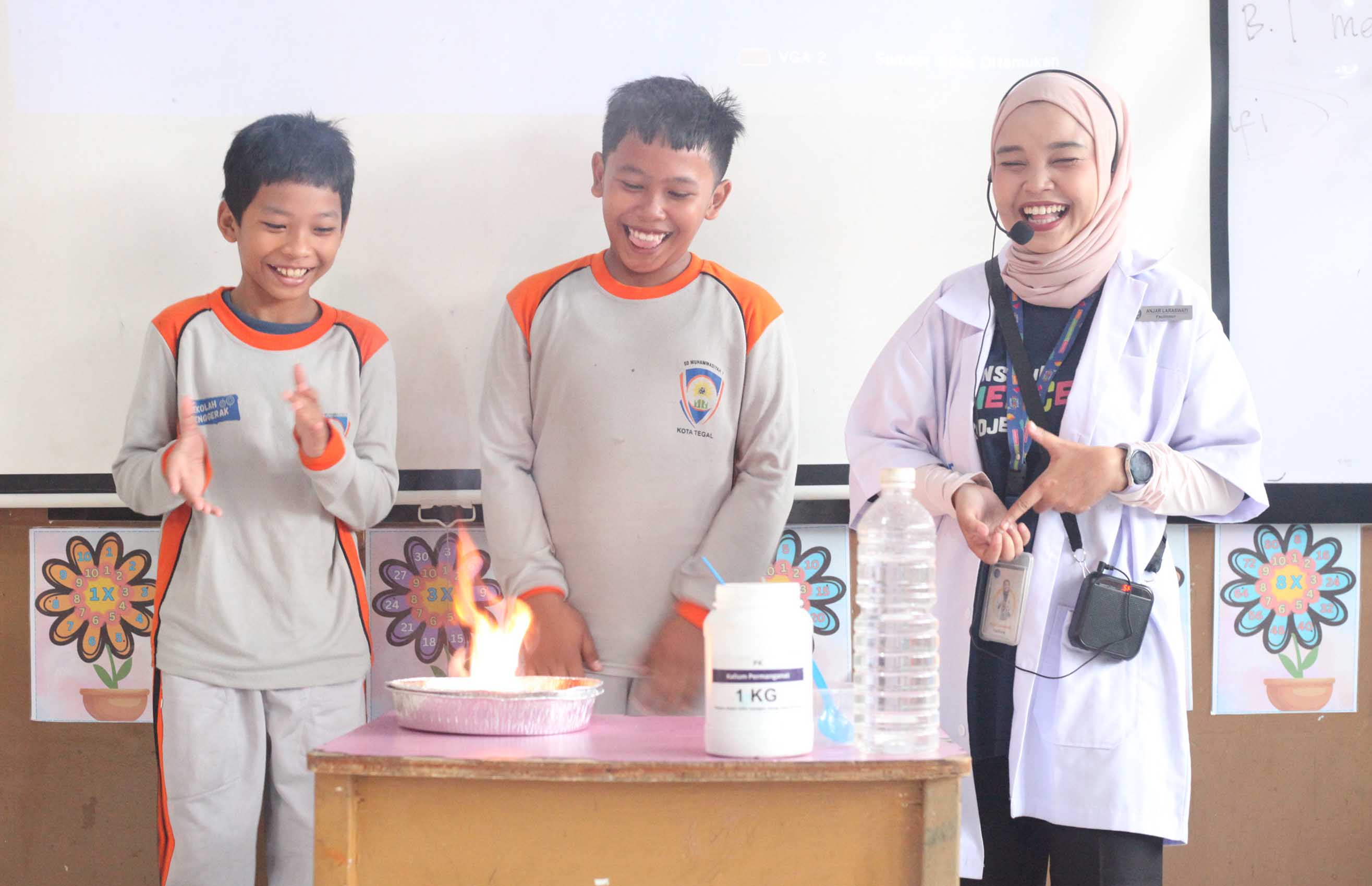 Serunya Belajar Sains lewat Super Science Day di SD Mutu Tegal