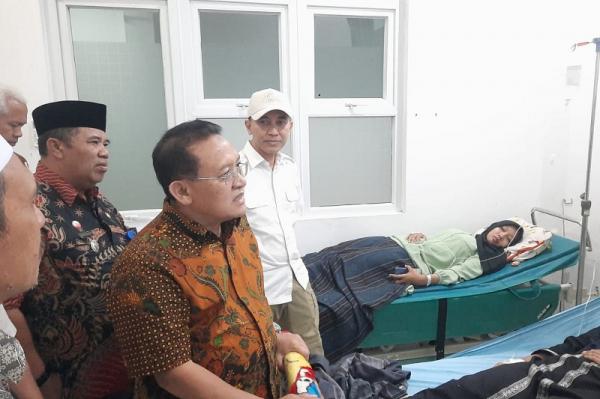 Wabup Grobogan Jenguk Santri Korban Keracunan MBG di Gubug