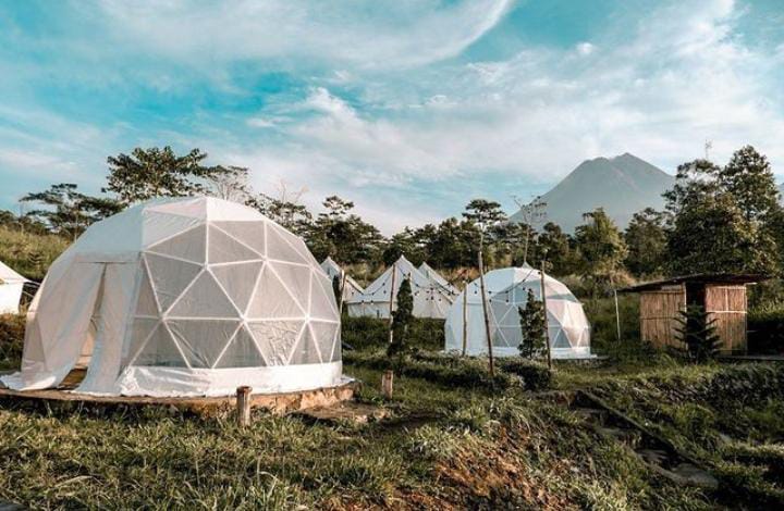 5 Glamping Yogyakarta yang Instagramable Banget! Nomor 3 Menggunakan Konsep Bubble Tent