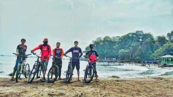 Ternyata di Batang Ada Pantai Pasir Putih, Sayang Jika Tidak Dikunjungi, Simak Penjelasannya Berikut Ini!