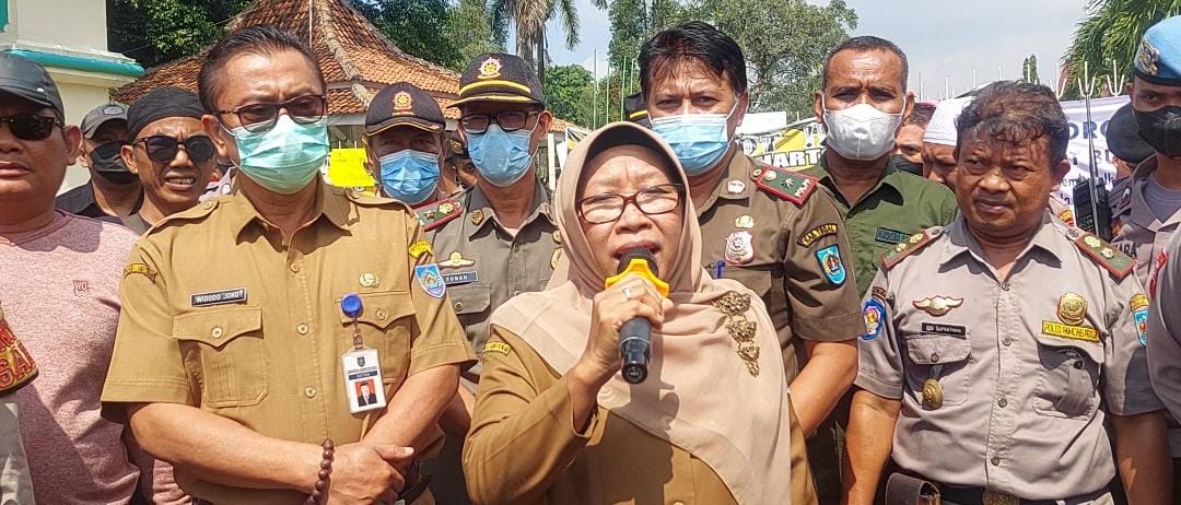 Bupati Tegal Didemo Pemborong, Ratusan Massa Tuntut Kebijakan Dibatalkan