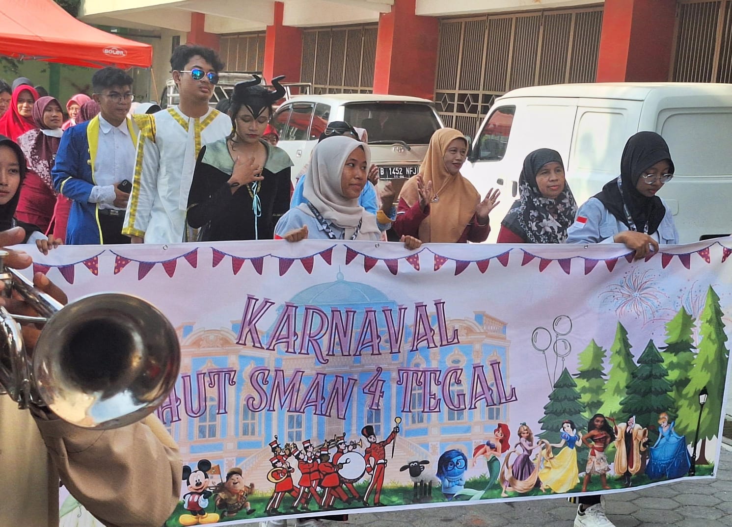 Puncak HUT ke-35, SMA Negeri 4 Kota Tegal Adakan Karnaval 