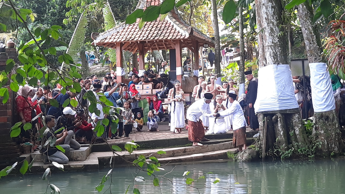 Eka dari Lampung Terpesona Nyadran Kali Kandri Semarang: Guyub, Sakral, dan Penuh Makna