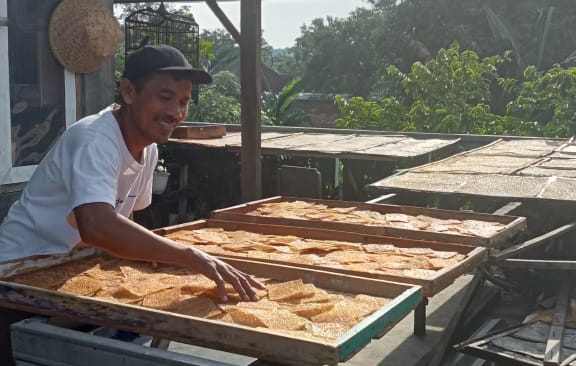 Produksi Lakar Lempit di Desa Wanarata Kabupaten Pemalang Turun Akibat Faktor Cuaca