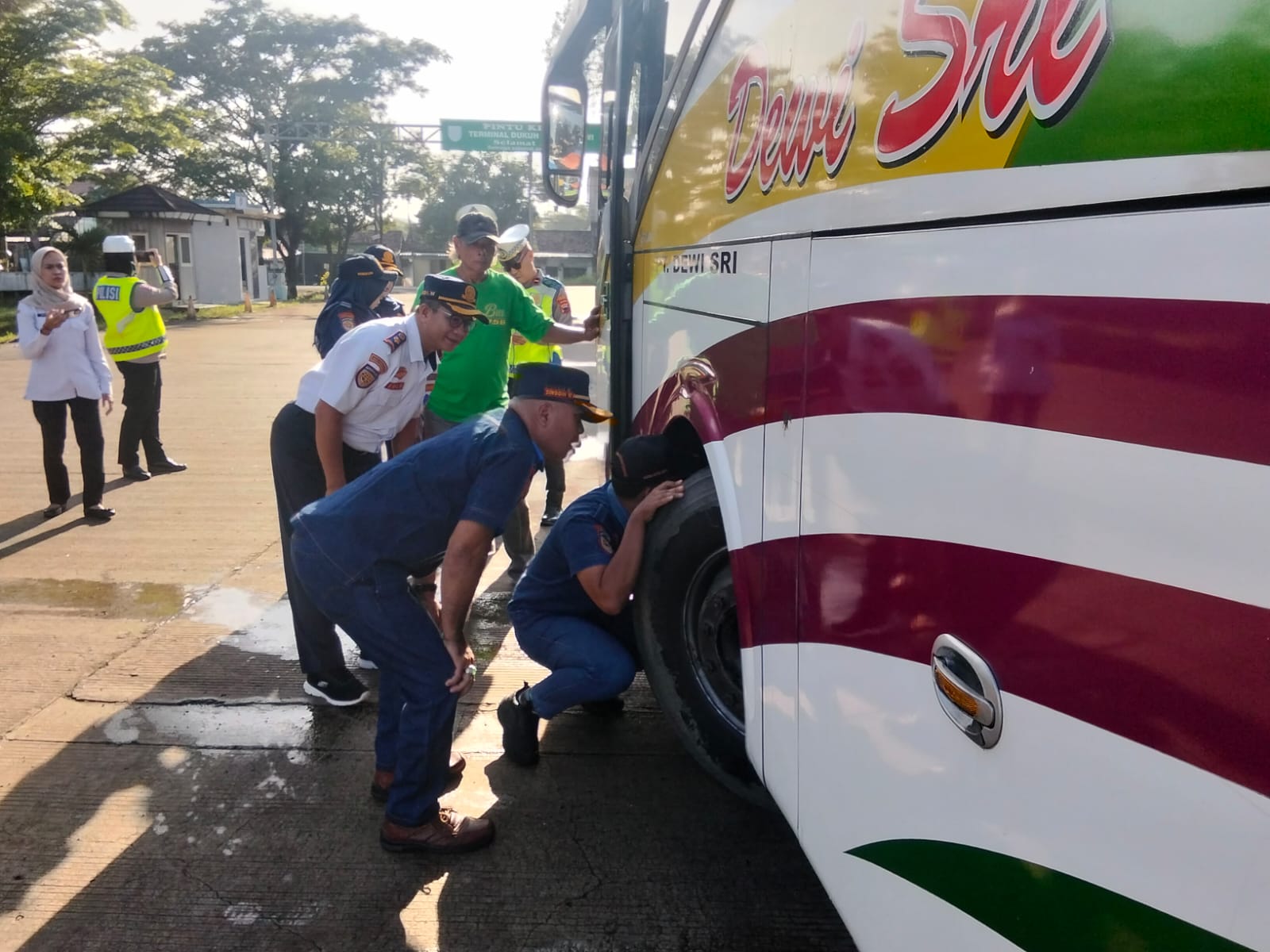 Ramp Chek Angkutan Lebaran di Tegal, Satu Armada Bus Ditemukan Tak Layak Jalan