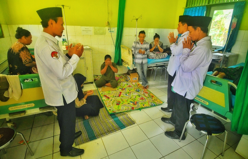Penyuluh KUA Wirosari Bimbingan Rohani dan Mendoakan Pasien Rawat Inap Puskesmas