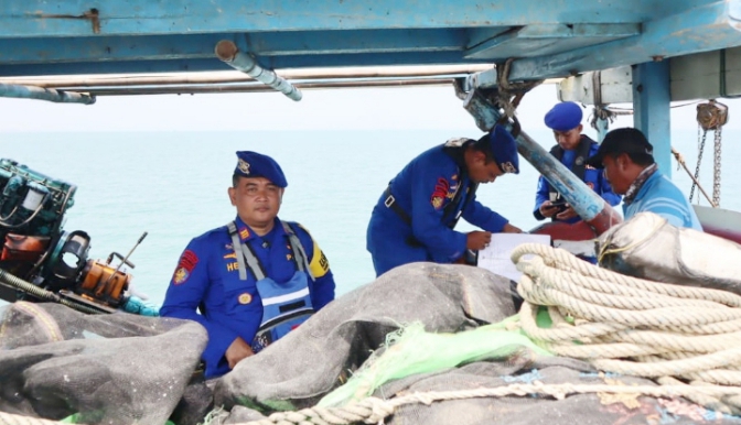 Satpolairud Polres Pemalang Imbau Nelayan Waspadai Kondisi Cuaca yang Tidak Menentu