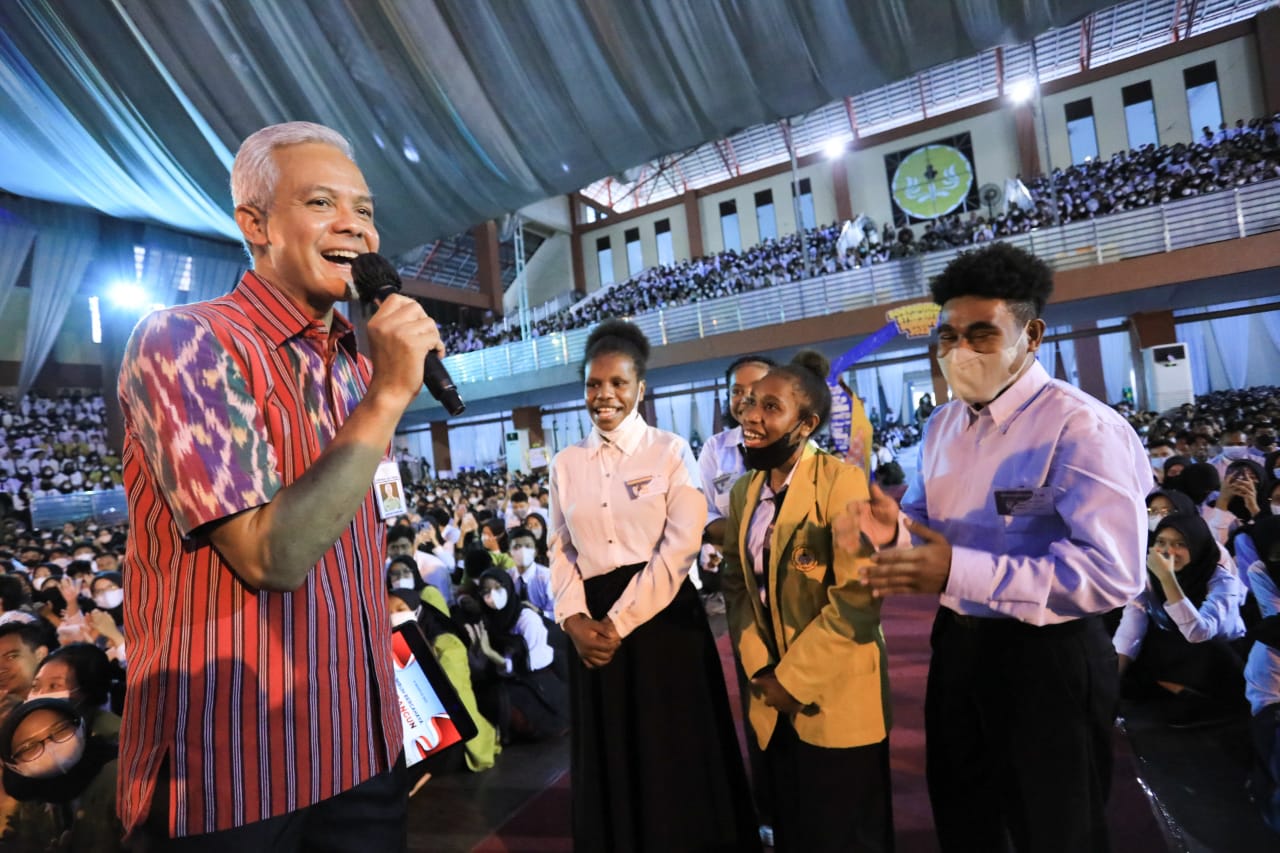 Lagu Franky Sahilatua dari Mahasiswa Papua untuk Ganjar Pranowo