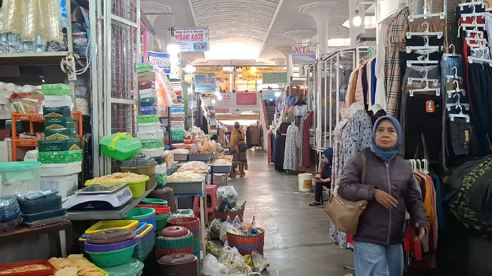Ratusan ‘Lapak Hantu’ di Pasar Johar Semarang Terungkap: Bayar Retribusi Tapi Tak Pernah Dipakai