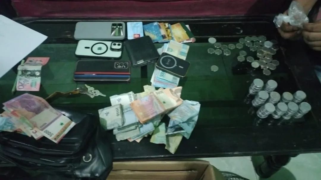 Grebek Obat Ilegal di Lebaksiu, Aparat Ciduk Tiga Orang dan Bongkar Lapak Seng 